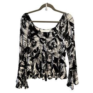ASTR the Label Size Medium M Boho Peasant Blouse Bell Sleeve Black White
